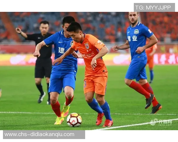 河南建业与山东鲁能激战正酣谁能在中超赛场上笑到最后